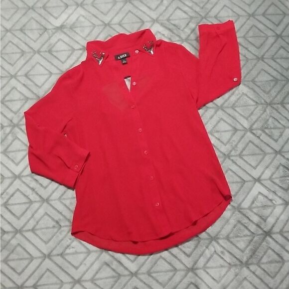 A. Byer Red Jeweled Peek Back Dressy Classy Chic Loose Fit Cute Button Up Blouse - Picture 1 of 5
